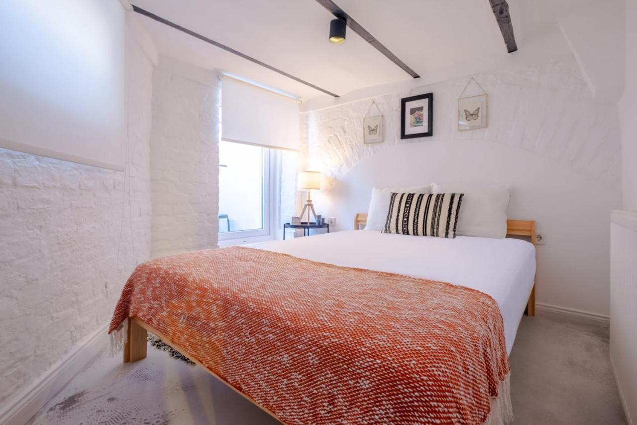 Vibrant Flat 5 Minutes Walk To Istiklal In Beyoglu Apartman Isztambul Kültér fotó